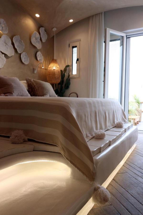 Narcissus Luxury Suites Naxos City Exterior photo