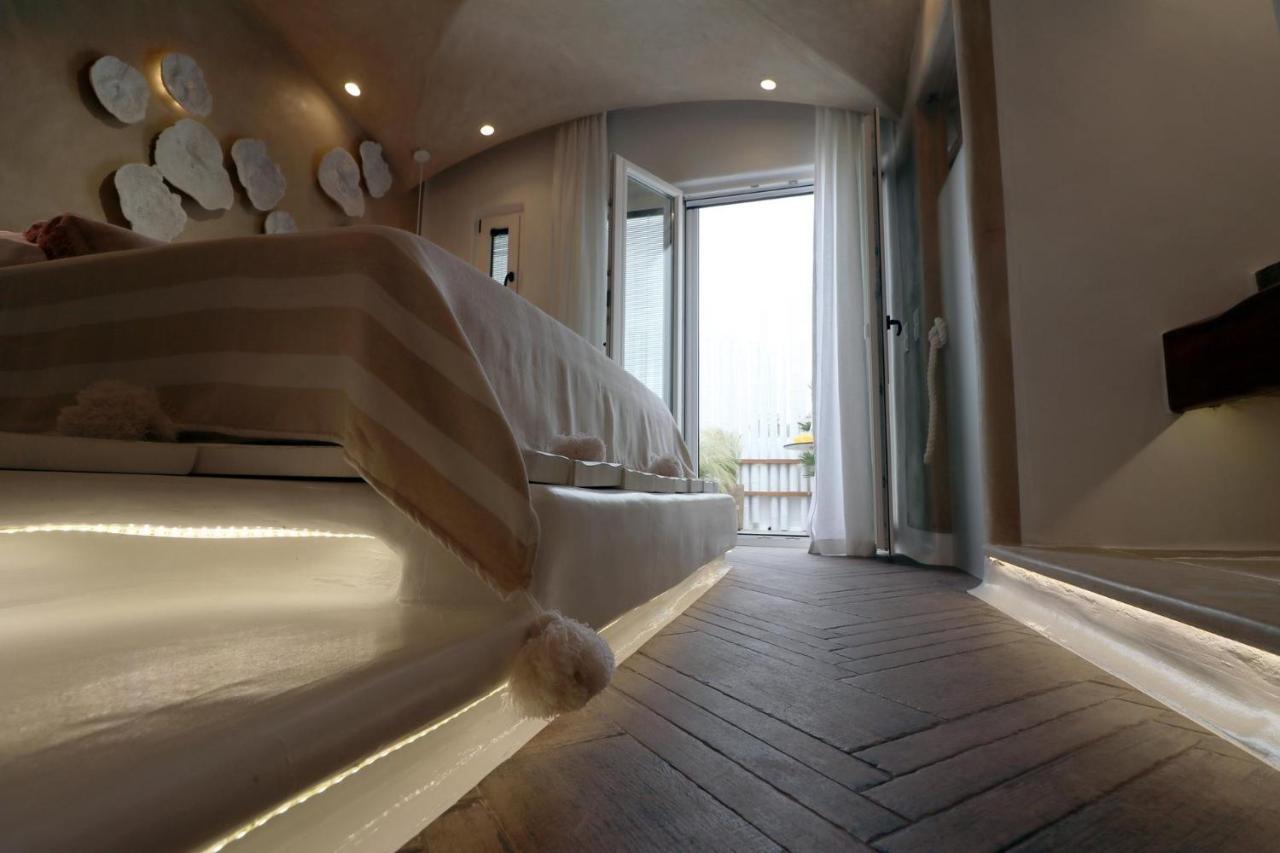 Narcissus Luxury Suites Naxos City Exterior photo
